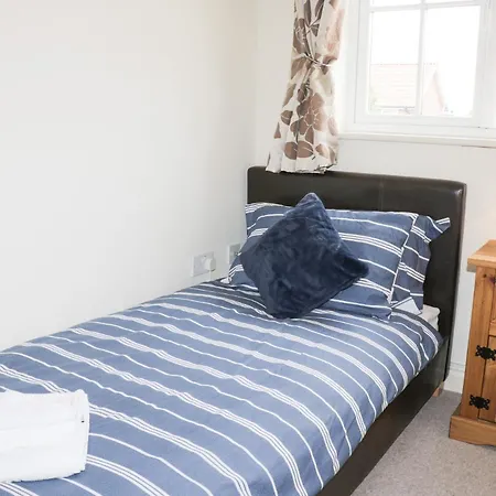 2 Perran Court Дом отдыха *