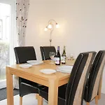 2 Perran Court